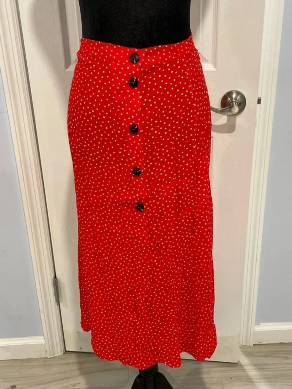 H&M Women’s Red White Polka Dot Button Front Midi Skirt 6 NWT